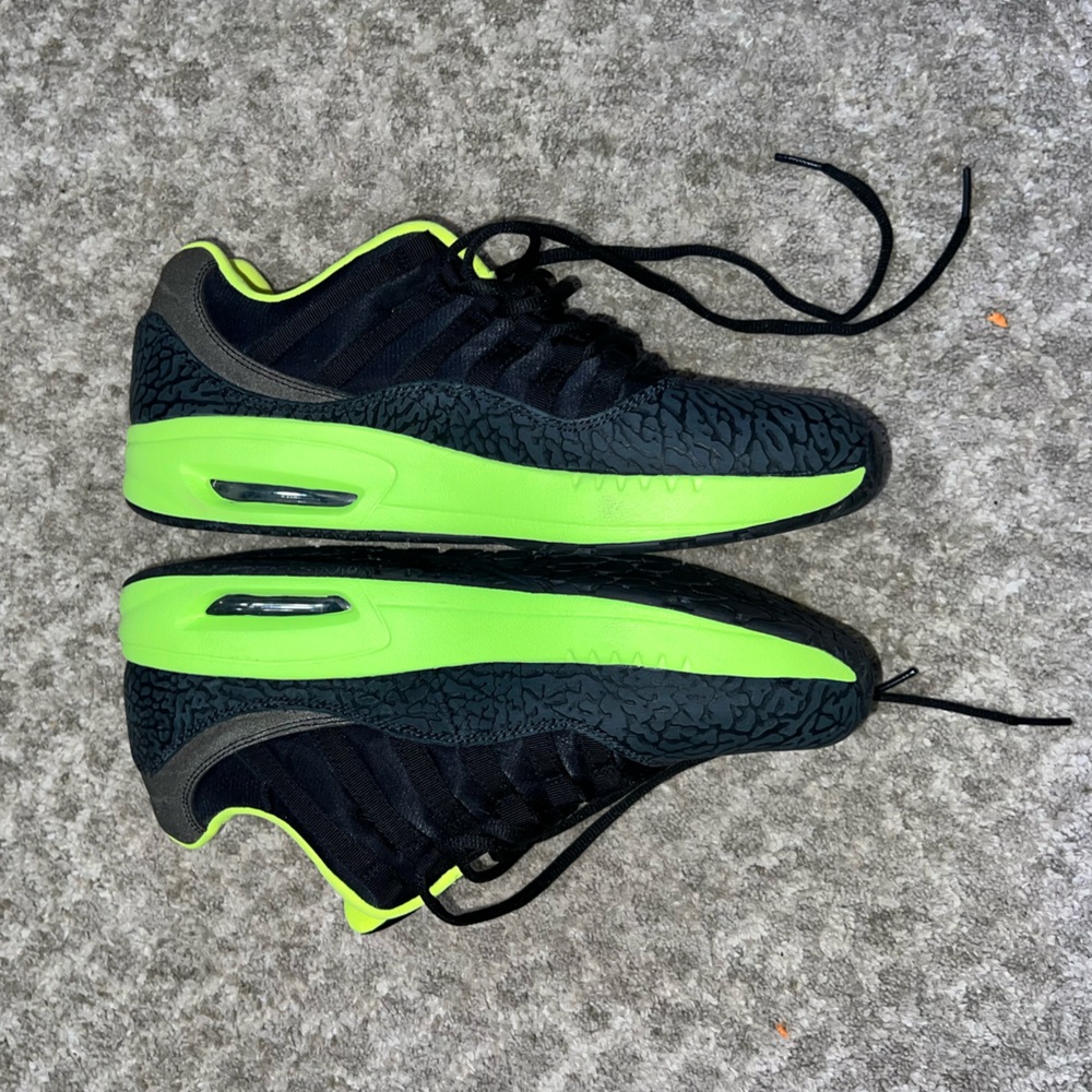 JORDAN CMFT 11 VIZ AIR men’s 9